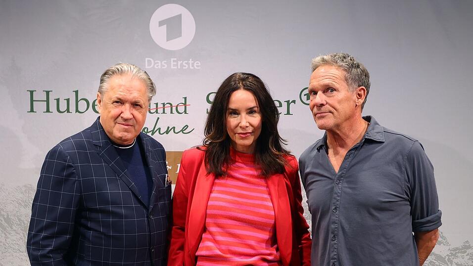 Beim Dreh von «Hubert ohne Staller» geht es locker zu, sagt Christian Tramitz (r) über die Zusammenarbeit mit Michael Brandner (l) und Katharina Müller-Elmau. (Archivbild) Beim Dreh von «Hubert ohne Staller» geht es locker zu, sagt Christian Tramitz (r) über die Zusammenarbeit mit Michael Brandner (l) und Katharina Müller-Elmau. (Archivbild)