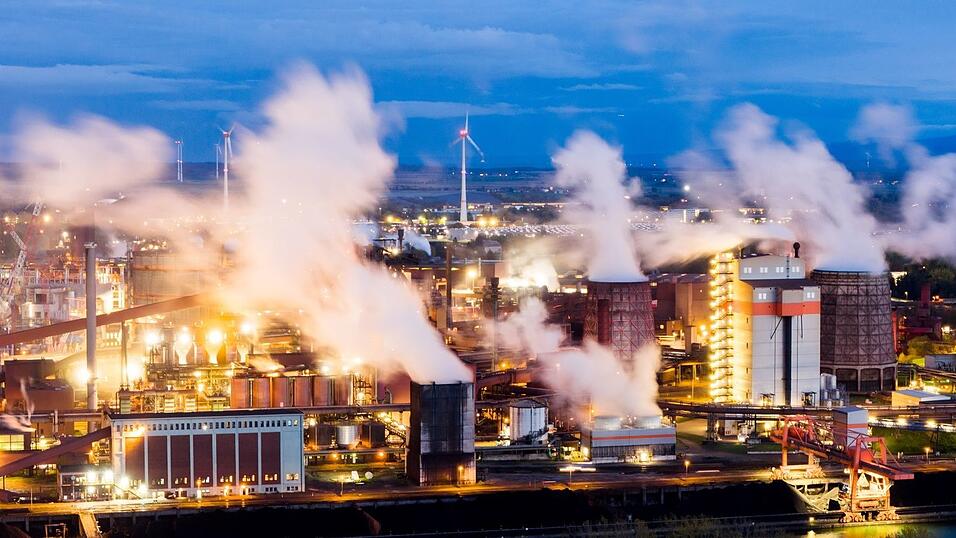 Der CO2-Ausstoß der Industrie belastet das Klima. (Archivbild) Der CO2-Ausstoß der Industrie belastet das Klima. (Archivbild)