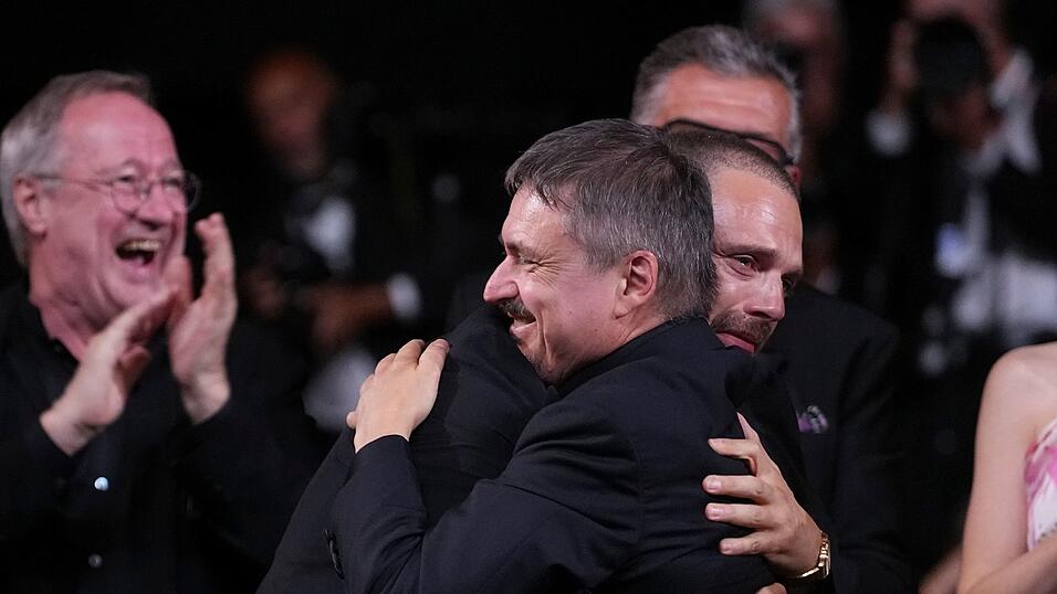 Cristian Mungiu holte die Goldene Palme f&uuml;r &laquo;Fjord&raquo;.