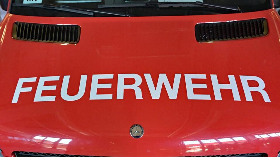 Die Feuerwehren Pilsting und Landau mussten am fr&uuml;hen Montagmorgen zu einem Brand in Pilsting ausr&uuml;cken.