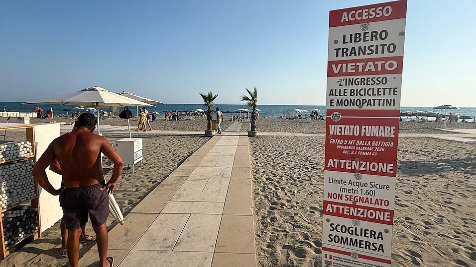 Künftig soll der freie Zugang (Accesso Libero) zum Meer häufiger möglich sein. Künftig soll der freie Zugang (Accesso Libero) zum Meer häufiger möglich sein.