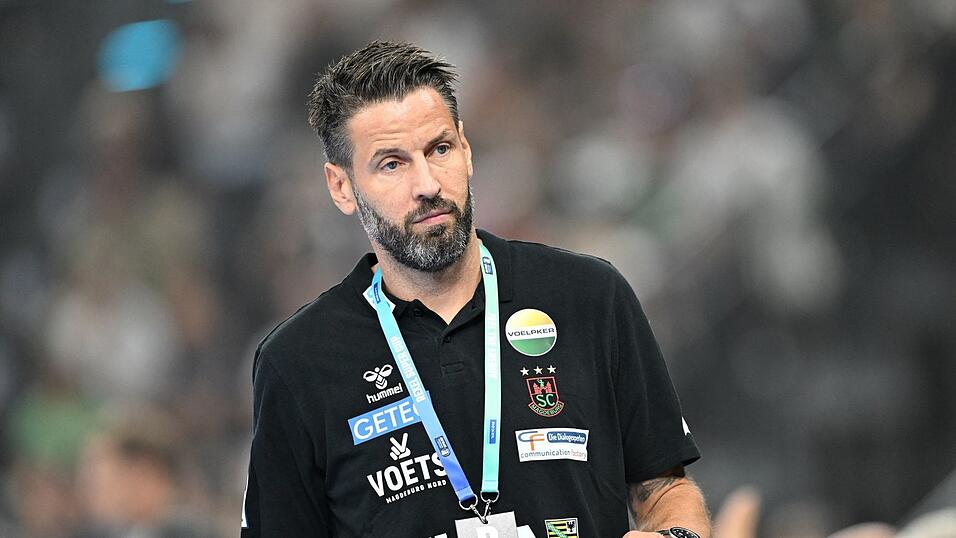 Zum ersten Mal Supercup-Sieger als Trainer: Bennet Wiegert. Zum ersten Mal Supercup-Sieger als Trainer: Bennet Wiegert.