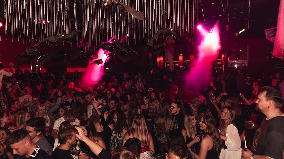 So war die Party im Mia Nightclub in Cham. So war die Party im Mia Nightclub in Cham.