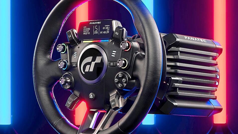 Endor lässt in China externe Partner vor allem für die Marke Fanatec fertigen. In Landshut arbeiten rund 170 Mitarbeiter, unter anderem an Prototypen, in der Buchhaltung, dem Kundenservice und der weiteren Administration. Endor lässt in China externe Partner vor allem für die Marke Fanatec fertigen. In Landshut arbeiten rund 170 Mitarbeiter, unter anderem an Prototypen, in der Buchhaltung, dem Kundenservice und der weiteren Administration.