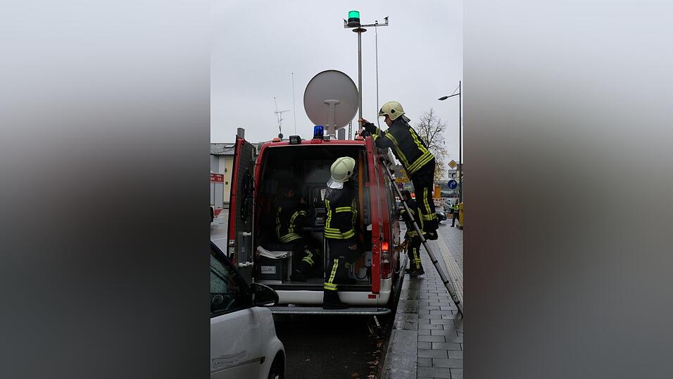 Wegen einer Bombendrohung ist derzeit das Gebiet um die Berufsschule in der Pestalozzistraße in Straubing gesperrt.