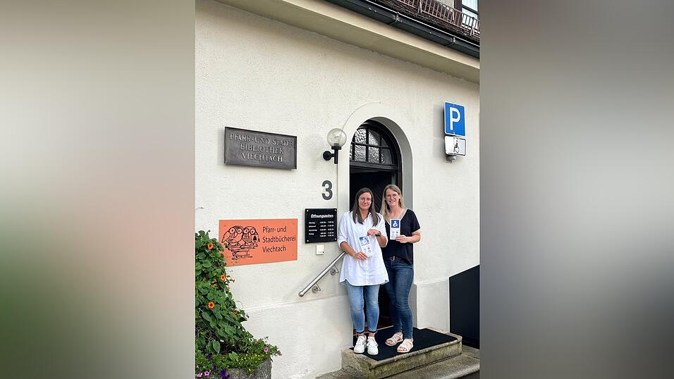 Das blau-weiße Stillsymbol zeigt: Mamas und ihre Babys sind willkommen. Das blau-weiße Stillsymbol zeigt: Mamas und ihre Babys sind willkommen.