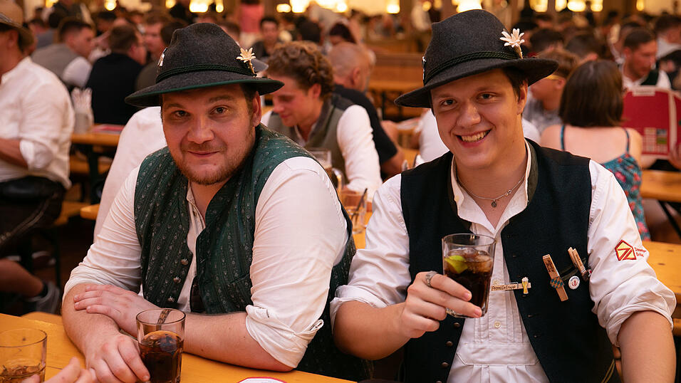 Die Partybilder vom Donnerstag, 14. August, aus dem Festzelt Krönner. Die Partybilder vom Donnerstag, 14. August, aus dem Festzelt Krönner.
