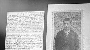 Alois aus Viechtach war jahrelang Patient im Bezirksklinikum Mainkofen. Erst im vergangenen Jahr wurde ein Brief an seine Familie in seiner Patientenakte gefunden. Alois aus Viechtach war jahrelang Patient im Bezirksklinikum Mainkofen. Erst im vergangenen Jahr wurde ein Brief an seine Familie in seiner Patientenakte gefunden.