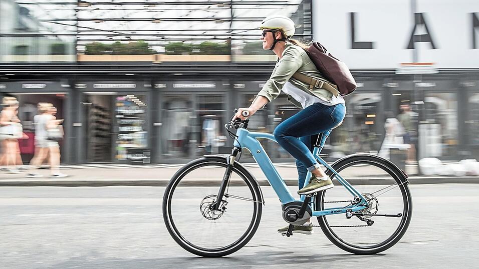 Immer mehr entscheiden sich f&uuml;r ein elektrisches Fahrrad. Wer ein hochwertiges E-Bike f&auml;hrt, zumindest f&uuml;r den kann sich eine separate Fahrradversicherung lohnen.