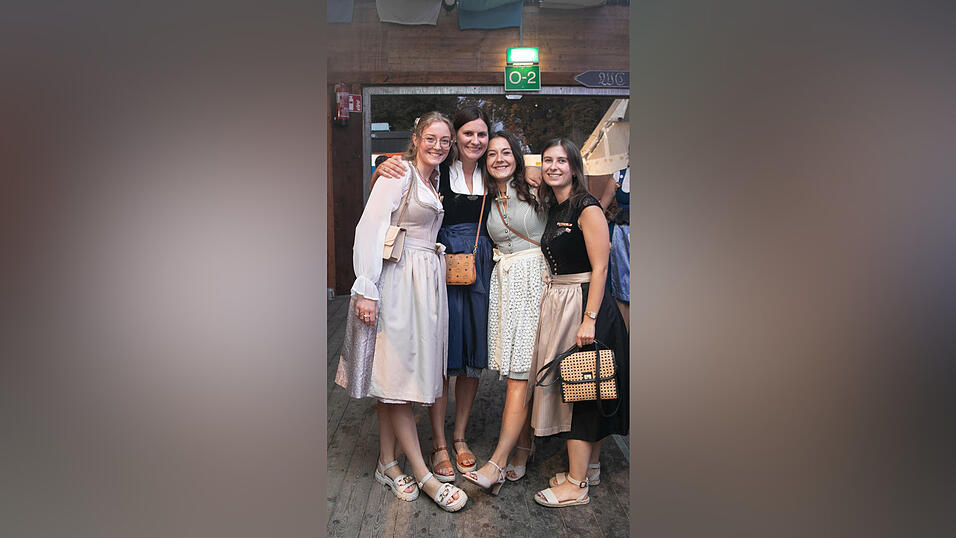Die Partybilder vom Samstag, 16. August, aus dem Festzelt Wenisch. Die Partybilder vom Samstag, 16. August, aus dem Festzelt Wenisch.