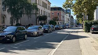 Auch am Freitagmittag staute sich am Stadtgraben der Verkehr. Auch am Freitagmittag staute sich am Stadtgraben der Verkehr.