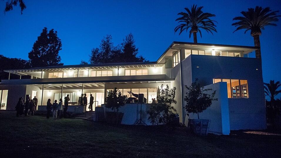 Das Thomas Mann Haus in Los Angeles bei seiner Eröffnung 2018, nachdem es die Bundesrepublik gekauft hatte. (Foto Archiv)