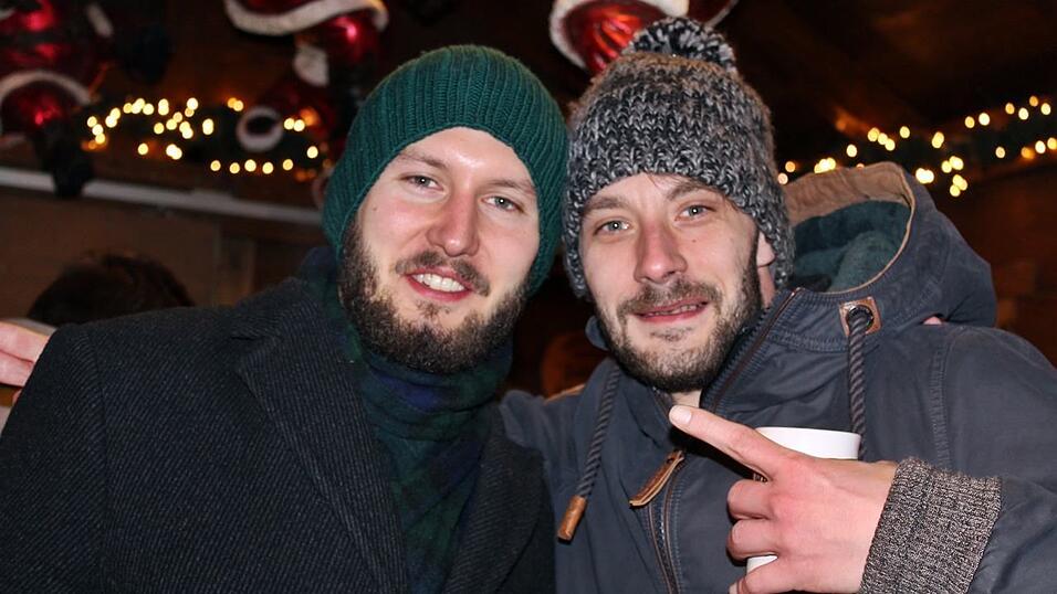 Am Donnerstagabend ist der Landshuter Christkindlmarkt eröffnet worden. Am Donnerstagabend ist der Landshuter Christkindlmarkt eröffnet worden.