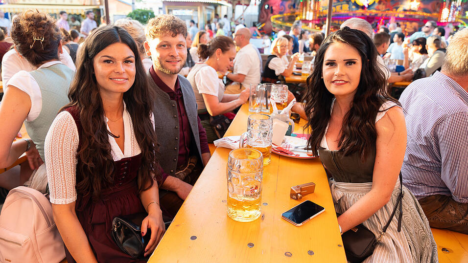 Die Partybilder vom Sonntag, 20. August 2023, aus dem Festzelt Krönner. Die Partybilder vom Sonntag, 20. August 2023, aus dem Festzelt Krönner.