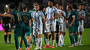 Die Spieler von 1860 München waren frustriert nach dem 2:2 gegen Augsburg II. Die Spieler von 1860 München waren frustriert nach dem 2:2 gegen Augsburg II.