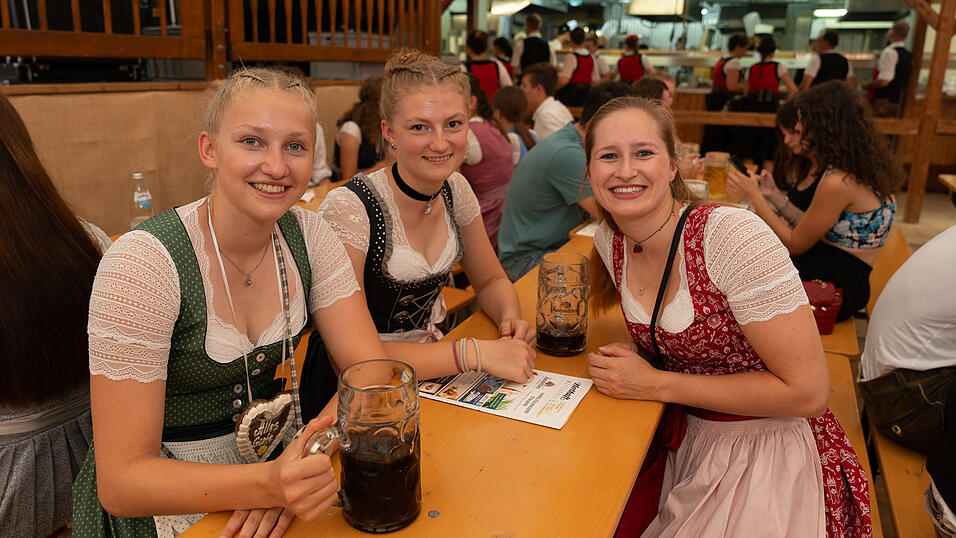 Die Partybilder vom Donnerstag, 17. August 2023, aus dem Festzelt Nothaft. Die Partybilder vom Donnerstag, 17. August 2023, aus dem Festzelt Nothaft.