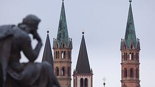 Die unabhängige Kommission zur Aufarbeitung des sexuellen Missbrauchs im Bistum Würzburg veröffentlicht am 8. April ein Gutachten.