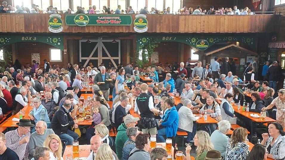 An allen Tagen war die Hinterskirchener Festhalle proppenvoll.