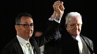 Gr&uuml;nen-Spitzenkandidat Cem &Ouml;zdemir will in die Fu&szlig;stapfen von Ministerpr&auml;sident Winfried Kretschmann (Gr&uuml;ne) treten.