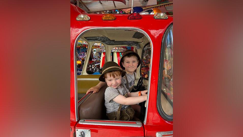 Die Josef R&auml;dlinger Unternehmensgruppe mietete das K&ouml;tztinger Volksfest und feierte dort am Freitag mit 2.500 G&auml;sten ein rauschendes Sommerfest.