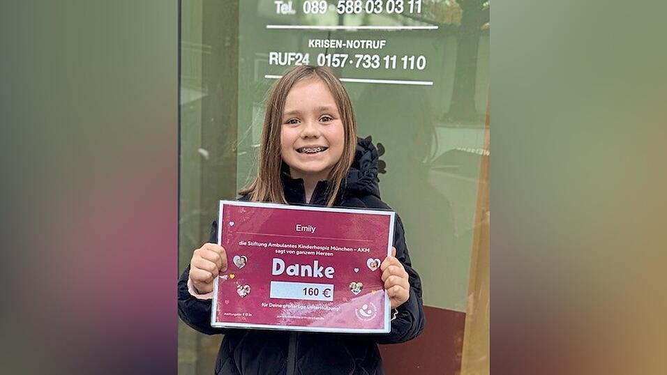 Für ihre Spendenaktion bedachte die Stiftung Kinderhospiz München Emily mit einem „Danke-Plakat“. Für ihre Spendenaktion bedachte die Stiftung Kinderhospiz München Emily mit einem „Danke-Plakat“.