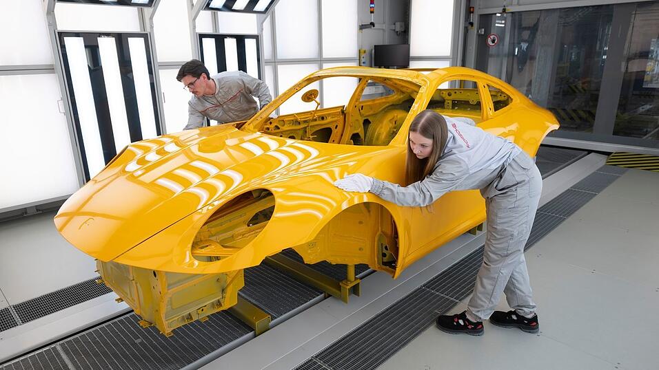 Von Januar bis Juni hat Porsche erneut weniger Fahrzeuge verkauft. (Archivbild) Von Januar bis Juni hat Porsche erneut weniger Fahrzeuge verkauft. (Archivbild)