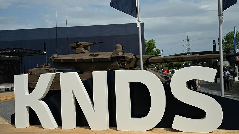 KNDS ist Hersteller von Waffensystemen wie Kampfpanzern und Panzerhaubitzen. KNDS ist Hersteller von Waffensystemen wie Kampfpanzern und Panzerhaubitzen.
