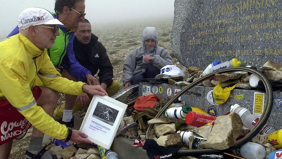 Ein Gedenkstein erinnert an den Tod von Tom Simpson bei der Tour de France. (Archivbild)