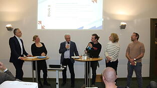 Carsten Lenk (Zweiter von links) moderierte f&uuml;r den Integrationsbeirat ein Podium mit mehren OB-Kandidaten und Stadtratsaspiranten.