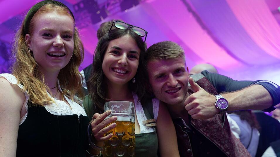 Die Partybilder vom Freitag, 7. August, aus dem Festzelt Wenisch. Die Partybilder vom Freitag, 7. August, aus dem Festzelt Wenisch.
