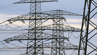 Die Finanzierung der Energiewende bleibt eine verpasste Chance. Ein Investitionsprojekt, bei dem die Gewinne internationalisiert werden und die Lasten im Land h&auml;ngen bleiben.