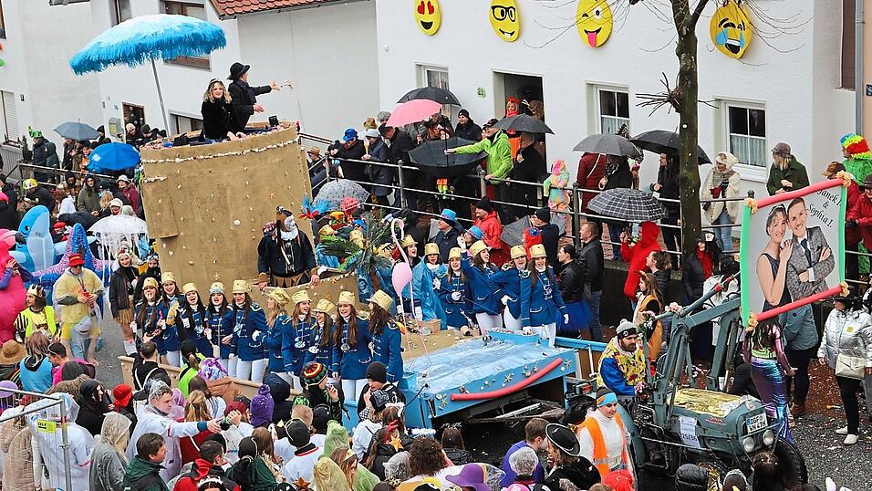 Sommer, Sonne, Sandburg: Beim Prinzenwagen wurde den Zuschauern (zumindest gedanklich) warm ums Herz.