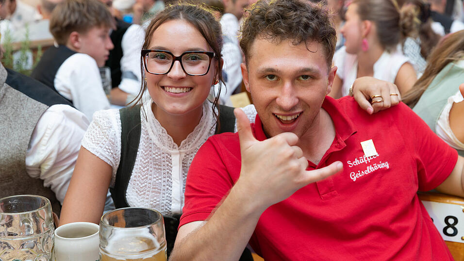 Die Partybilder vom Dienstag, 11. August, aus dem Festzelt Wenisch. Die Partybilder vom Dienstag, 11. August, aus dem Festzelt Wenisch.