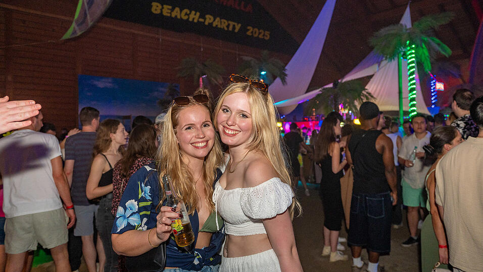 Die besten Bilder vom Samstag zeigen Tanzen und jede Menge Spaß. Die besten Bilder vom Samstag zeigen Tanzen und jede Menge Spaß.