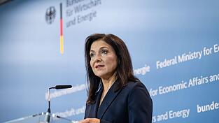 Das von Katherina Reiche geleitete Bundesministerium für Wirtschaft und Energie kündigt weitere Mittel zur Reparatur ukrainischer Infrastruktur an. (Archivbild) Das von Katherina Reiche geleitete Bundesministerium für Wirtschaft und Energie kündigt weitere Mittel zur Reparatur ukrainischer Infrastruktur an. (Archivbild)