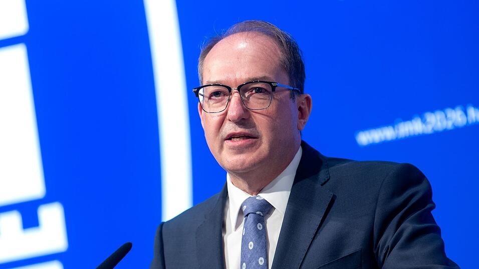 Bundesinnenminister Alexander Dobrindt (CSU) will deutlich mehr Abschiebungen nach Afghanistan. (Archivbild) Bundesinnenminister Alexander Dobrindt (CSU) will deutlich mehr Abschiebungen nach Afghanistan. (Archivbild)