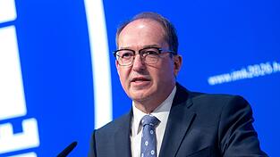 Bundesinnenminister Alexander Dobrindt (CSU) will deutlich mehr Abschiebungen nach Afghanistan. (Archivbild) Bundesinnenminister Alexander Dobrindt (CSU) will deutlich mehr Abschiebungen nach Afghanistan. (Archivbild)