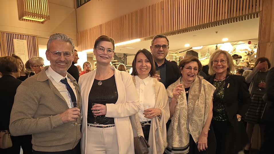 Teilnehmer der Neujahrsgala f&uuml;r alle B&uuml;rger.