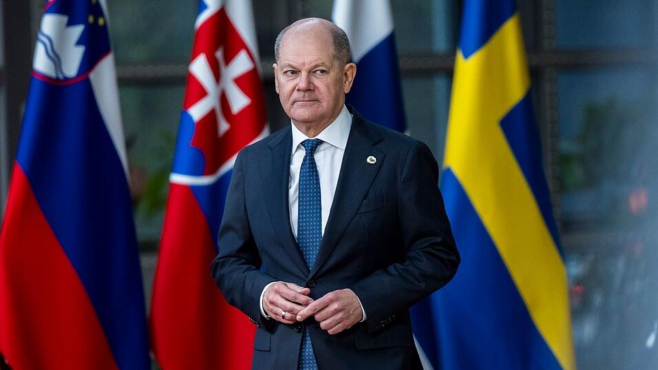 Einem französischen Vorstoß für einen nuklearen Schutzschirm erteilt Scholz eine Abfuhr.