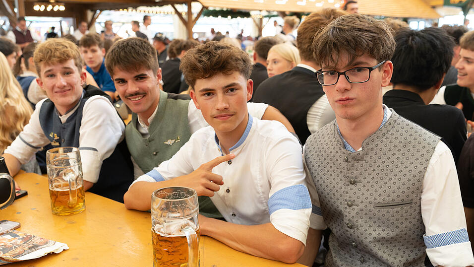 Die Partybilder vom Dienstag, 11. August, aus dem Festzelt Nothaft.