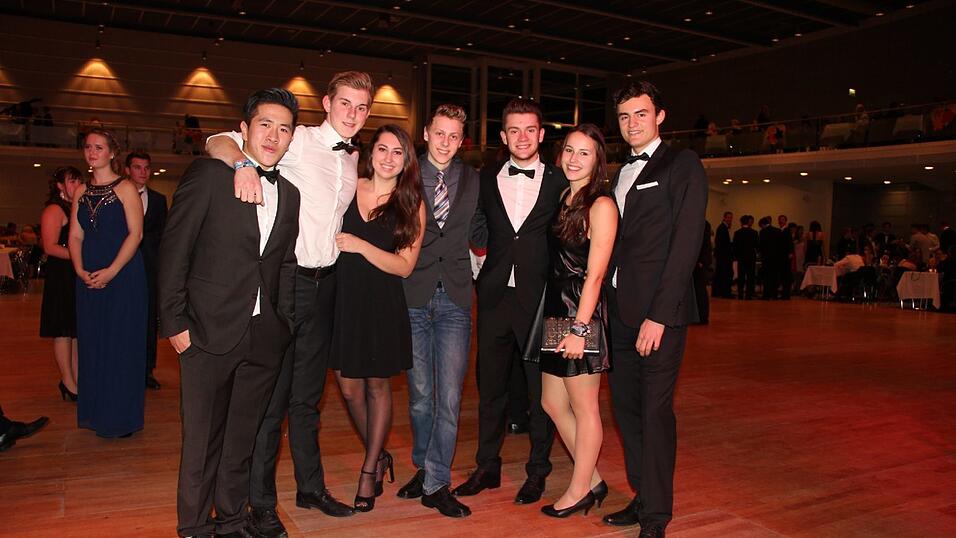 Die Bilder vom Abschlussball der Tanzschule Seidel in der Fraunhofer-Halle am 28. November. Die Bilder vom Abschlussball der Tanzschule Seidel in der Fraunhofer-Halle am 28. November.