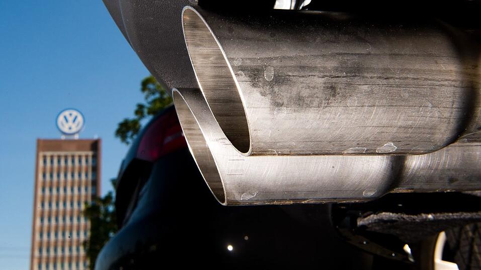 Die Länderchefs von Bayern und Niedersachsen fordern eine Lockerung des ab 2035 geplanten Verbots der Neuzulassung von Autos mit Verbrennungsmotor. (Symbolbild)