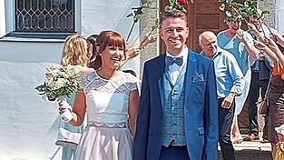 Stefanie und Florian Lankes heirateten am Samstag im Wasserschloss Loifling standesamtlich.