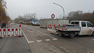 Am Dienstagnachmittag wurde die Veldener Straße in Vilsbiburg auf einem rund 500 Meter langen Abschnitt komplett gesperrt. Am Mittwochmorgen gingen die Bauarbeiten los.