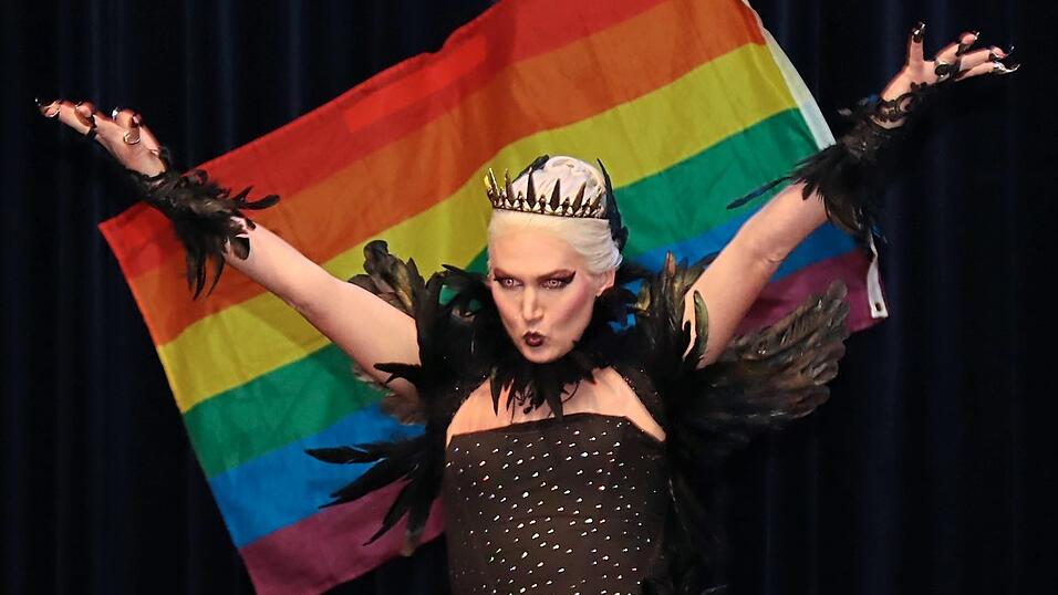 Alles gegeben auf der B&uuml;hne: Bei seiner Premiere bei einem Drag-Contest gewann Florian gleich den zweiten Platz.