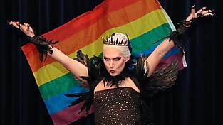 Alles gegeben auf der Bühne: Bei seiner Premiere bei einem Drag-Contest gewann Florian gleich den zweiten Platz. Alles gegeben auf der Bühne: Bei seiner Premiere bei einem Drag-Contest gewann Florian gleich den zweiten Platz.