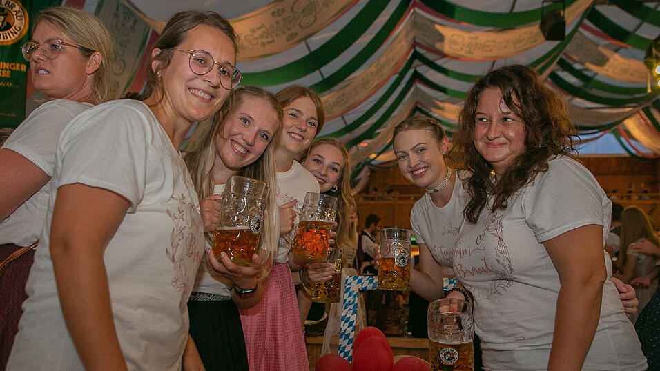Die Partybilder von Freitag, 19. August 2022, aus dem Festzelt Weckmann.