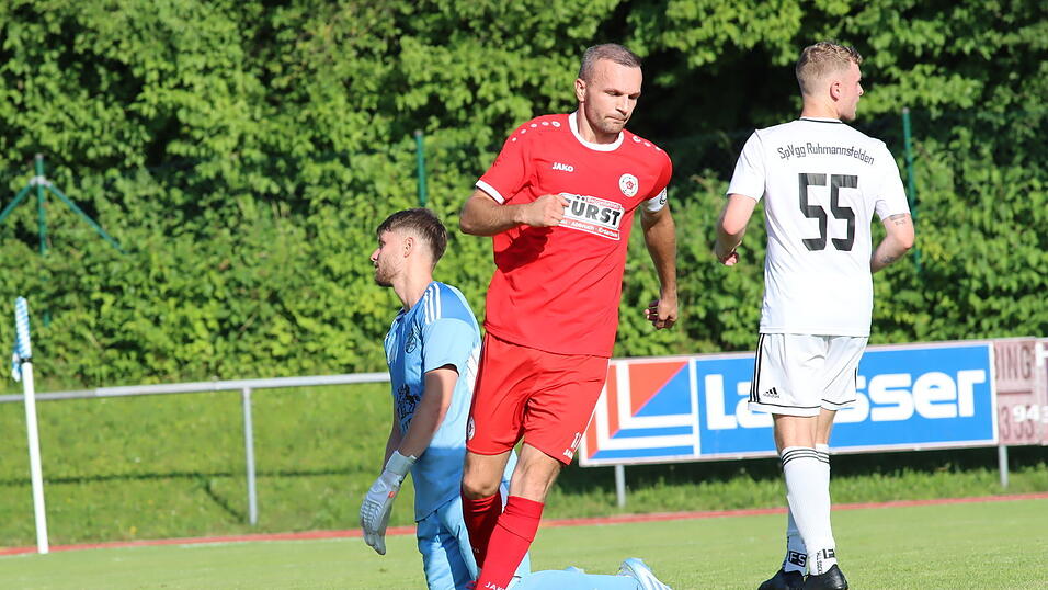 Almir Mesanovic steht Türk Gücü Straubing für das Spiel gegen Dingolfing nicht zur Verfügung. Almir Mesanovic steht Türk Gücü Straubing für das Spiel gegen Dingolfing nicht zur Verfügung.