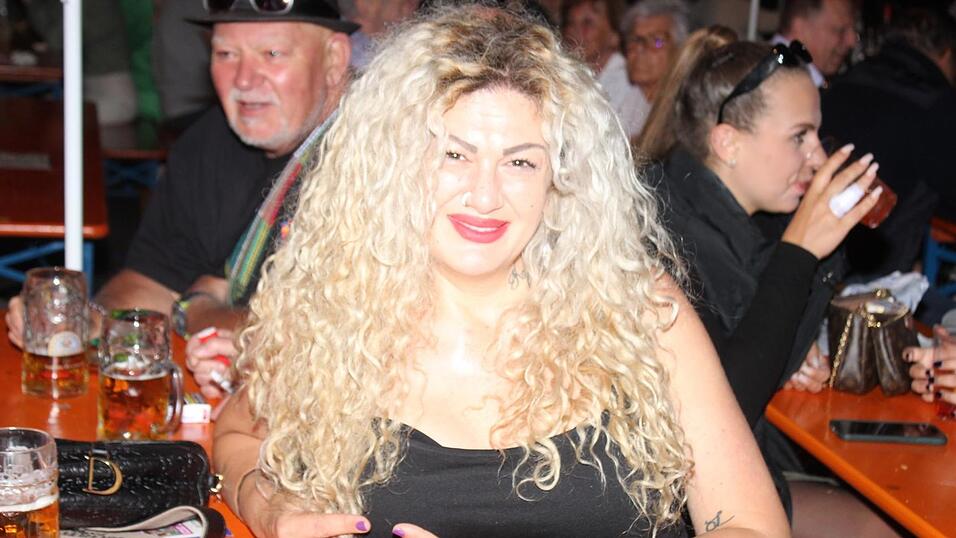 Viele Landshuter genossen ihren Freitagabend auf dem Bismarckplatzfest.