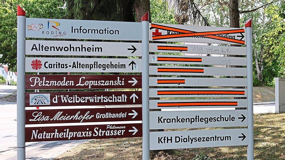 Demn&auml;chst wird der Bauhof veraltete Schilder abmontieren, um etwas Licht in den st&auml;dtischen Schilderwald zu bringen. Beispielsweise werden s&auml;mtliche Krankenhaus-Hinweise verschwinden.